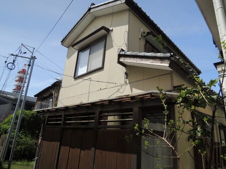 南万代町貸家外観写真