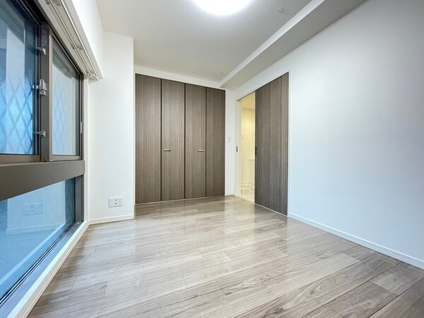 子供部屋(洋室6.3帖。パウダールームから廊下を通らず出入りできます)
