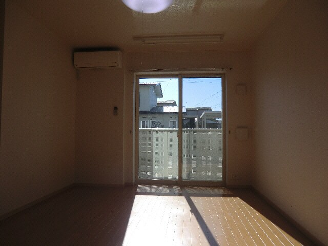 物件内観写真10　(室内)