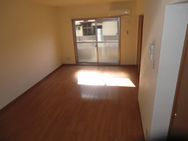 物件内観写真12　(洋室)