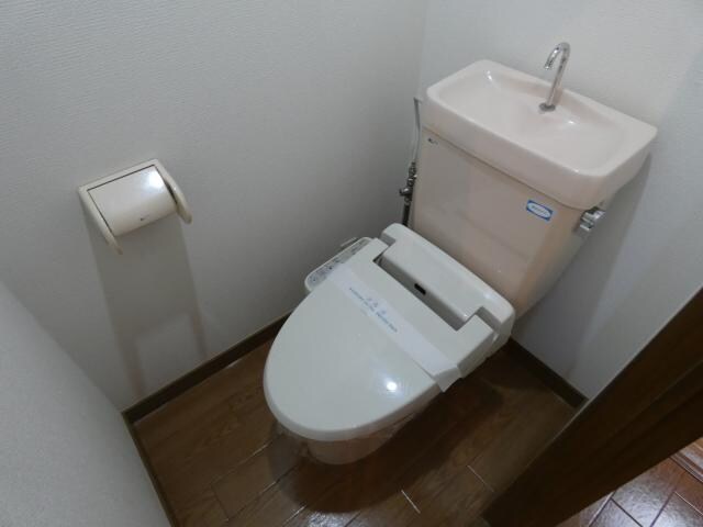 物件内観写真11　(シャワートイレ)