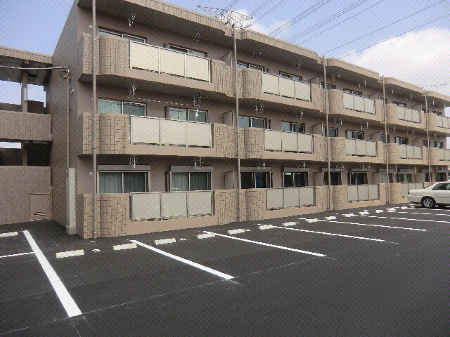 物件外観写真1　(建物外観)