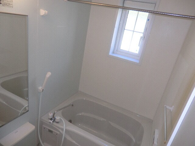 物件内観写真8　(浴室)