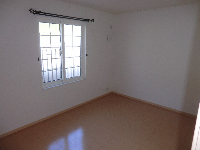 物件内観写真13　(洋室)