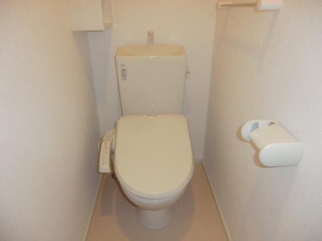 物件内観写真11　(シャワートイレ)