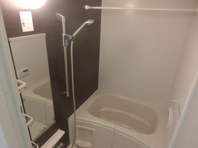 物件内観写真10　(浴室)