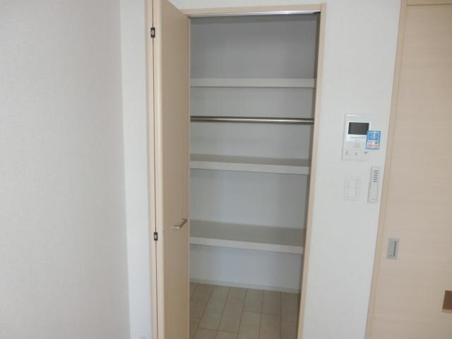 物件内観写真14　(クローゼット)