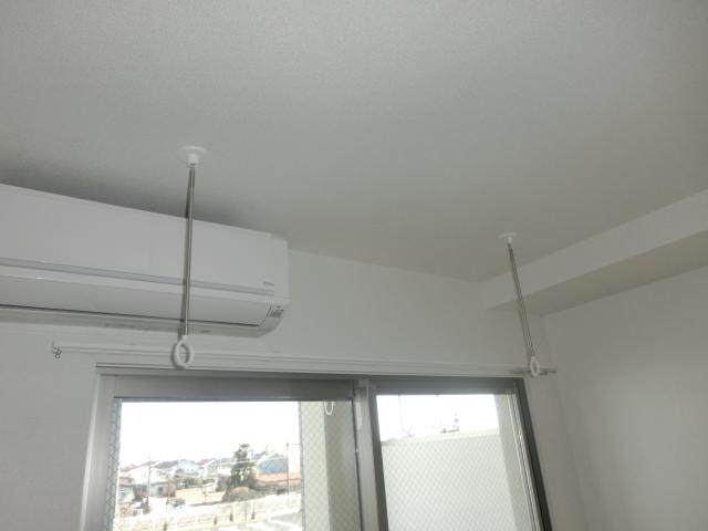 物件内観写真16　(室内物干し)