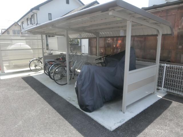 物件外観写真3　(駐輪場)