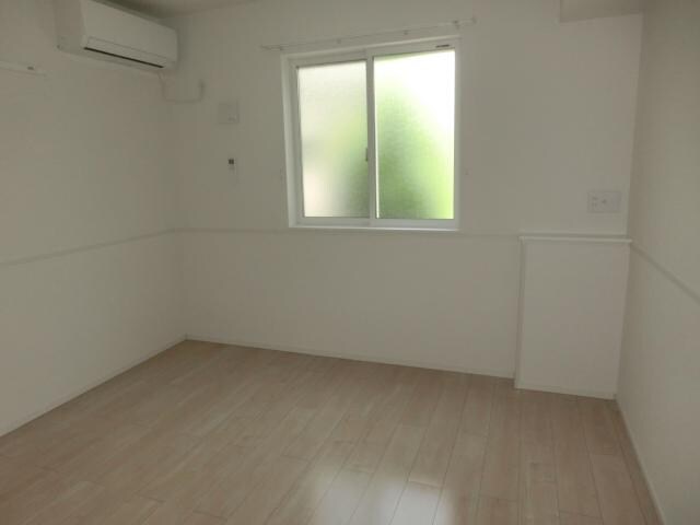 物件内観写真10　(洋室)