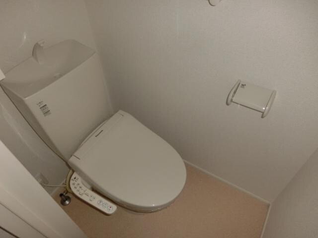 物件内観写真12　(シャワートイレ)