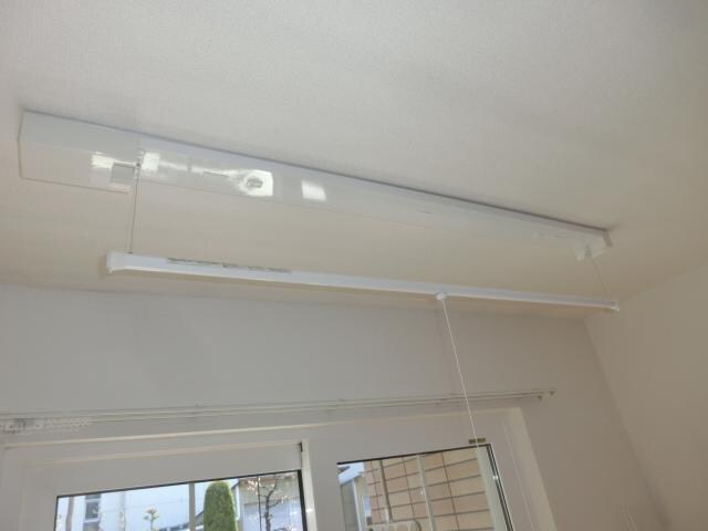 物件内観写真14　(室内物干し)