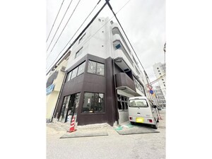 レジデンシア泉崎外観写真