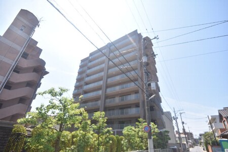 ライオンズヴィアーレ庚午中外観写真