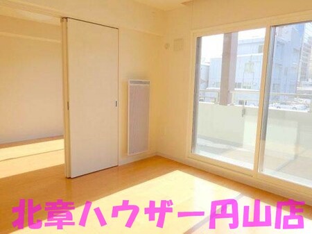 マストライフ知事公館前外観写真