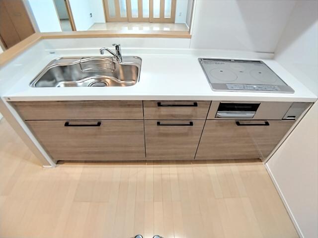 物件内観写真7　(対面式ビルトイン３口)