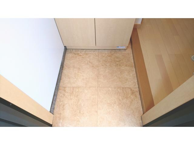 物件内観写真15　(エントランスオートロックで安心)