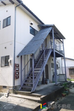 西原ハイツB棟外観写真