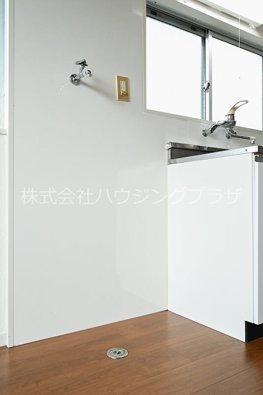 物件内観写真2　(室内洗濯機置場)