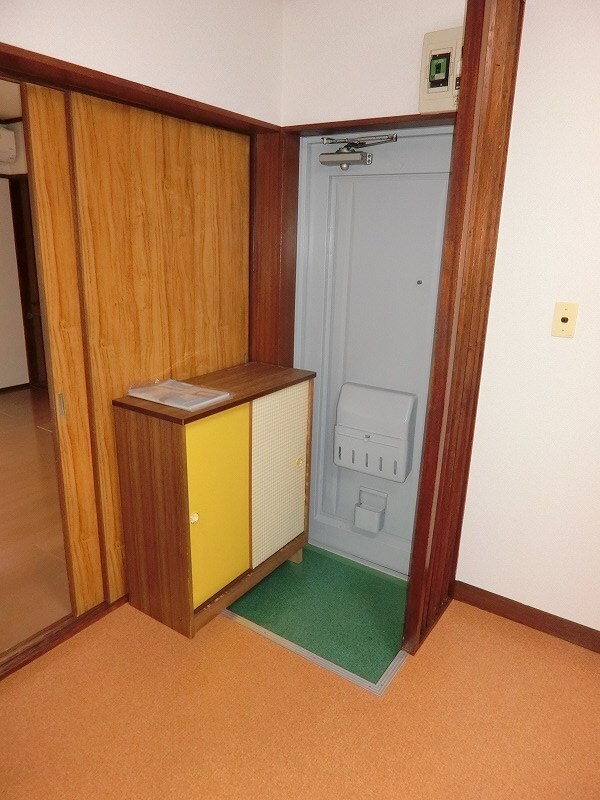 物件内観写真7　(玄関まわり)