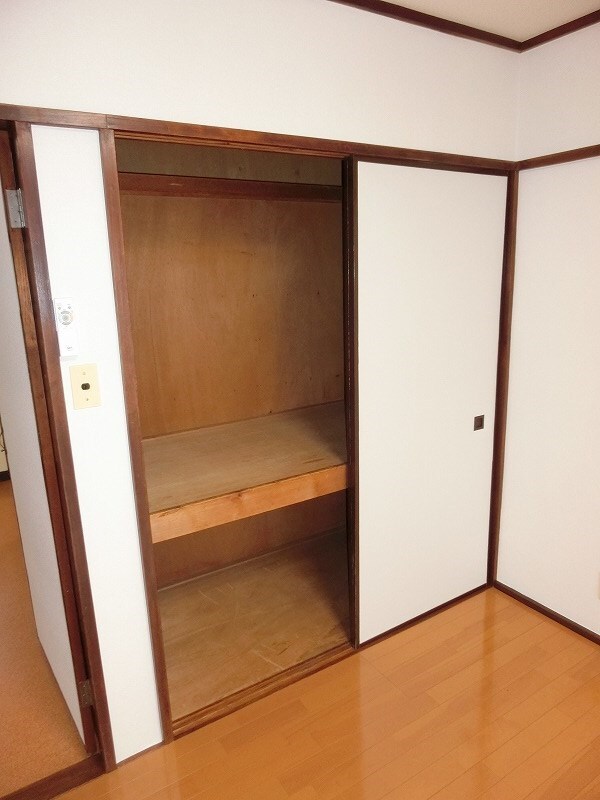 物件内観写真10　(収納)