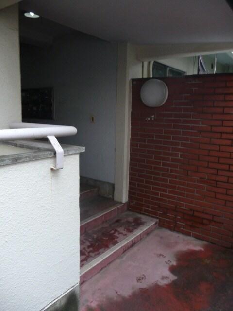 物件内観写真15　(建物入り口)