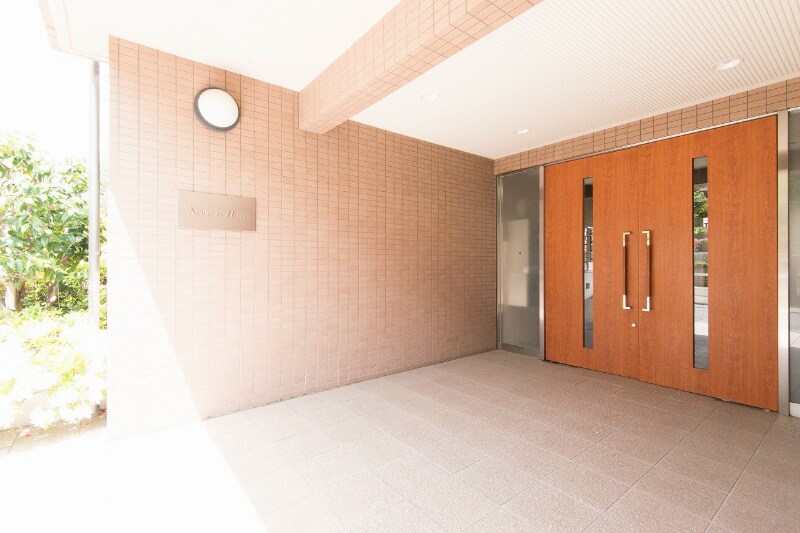 物件内観写真14　(エントランス)