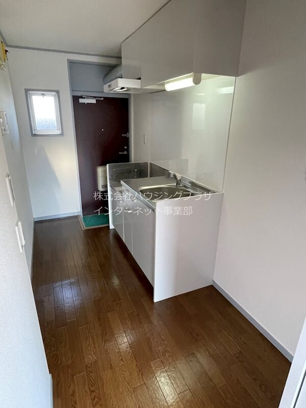 物件内観写真4　(キッチンまわり)