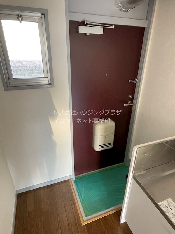 物件内観写真7　(玄関)