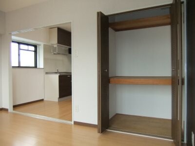 物件内観写真9　(クローゼット)