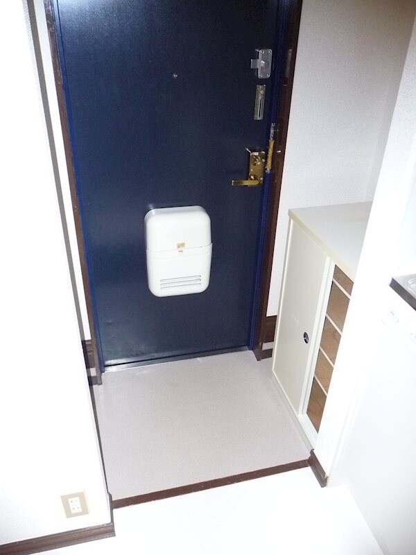 物件内観写真7　(玄関)