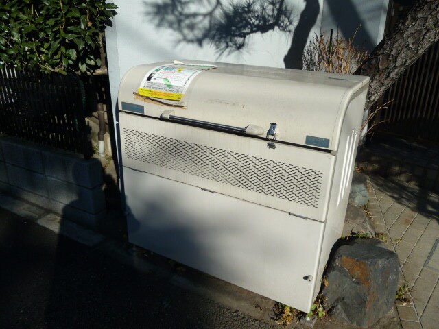 物件内観写真16　(敷地内ゴミ置き場)