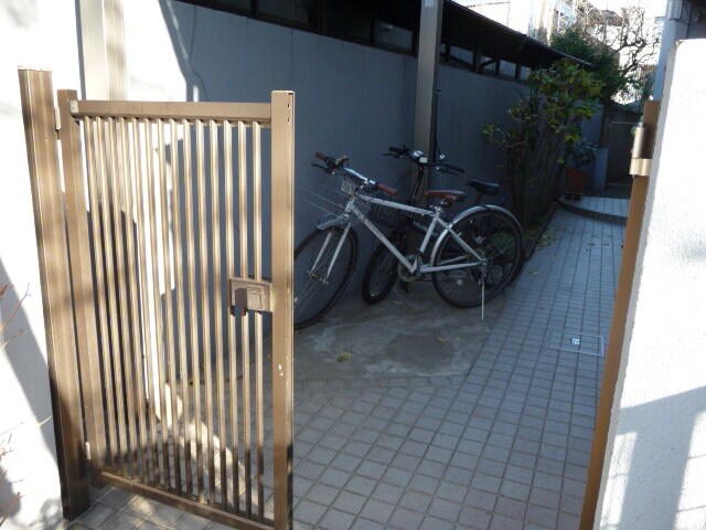 物件内観写真17　(駐輪場)