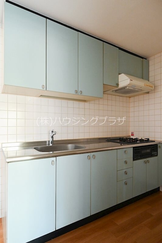 物件内観写真3　(キッチン（ガス３口）)