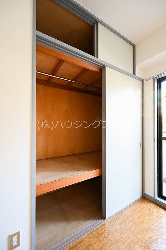 物件内観写真10　(収納（洋室）)