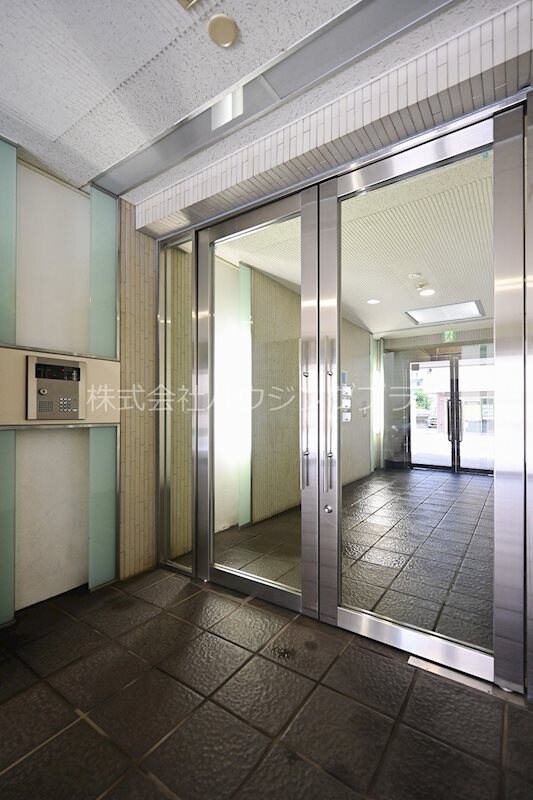 物件内観写真15　(エントランス)