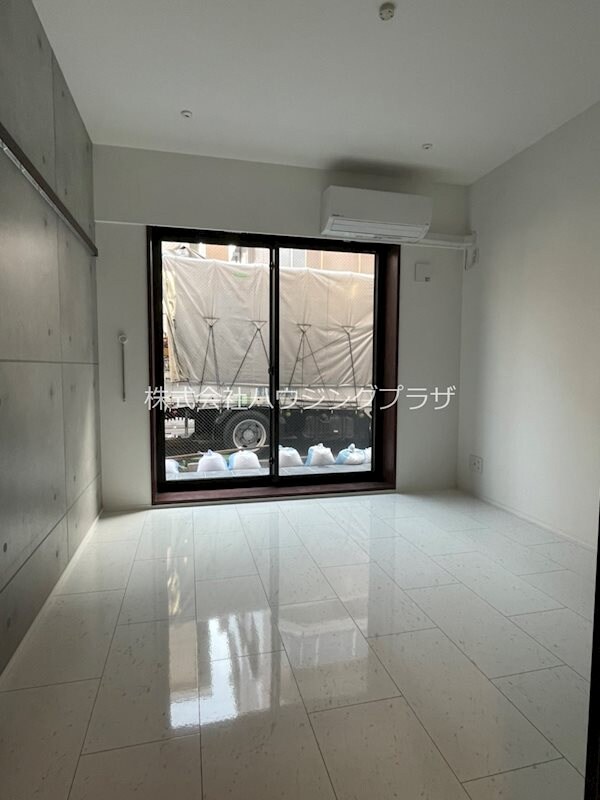 物件内観写真4　(白基調の明るいお部屋)