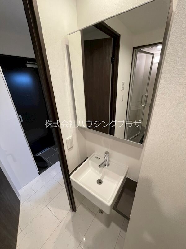 物件内観写真8　(独立洗面台)