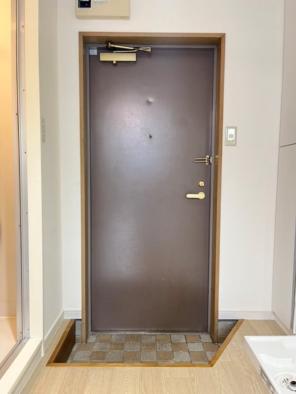 物件内観写真7　(玄関)