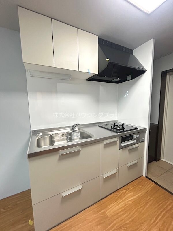 物件内観写真3　(システムキッチン)