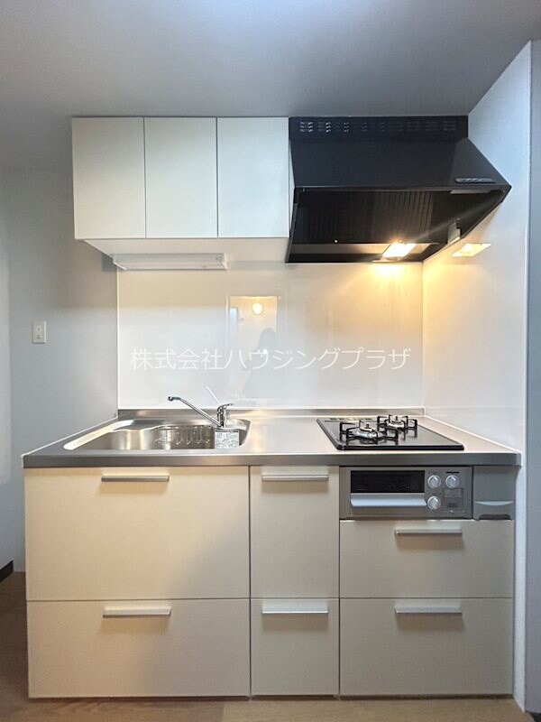 物件内観写真3　(システムキッチン)