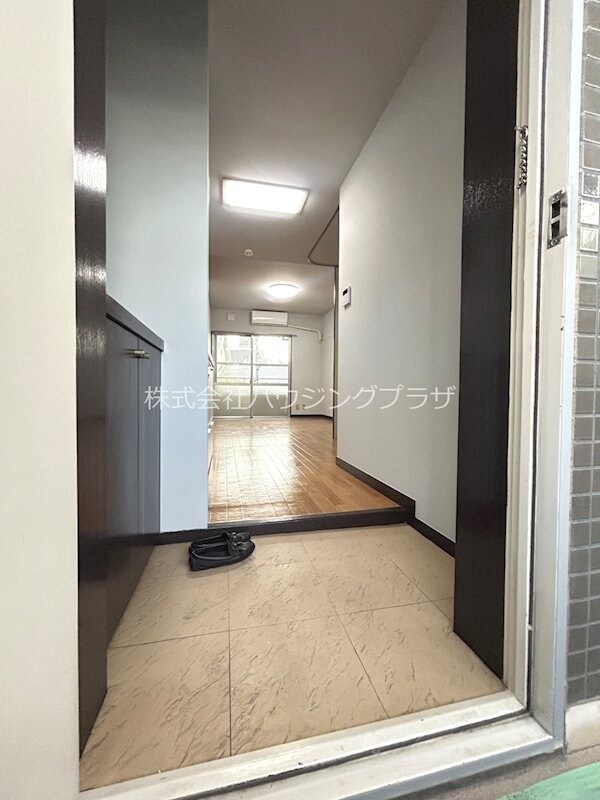 物件内観写真7　(玄関まわり)