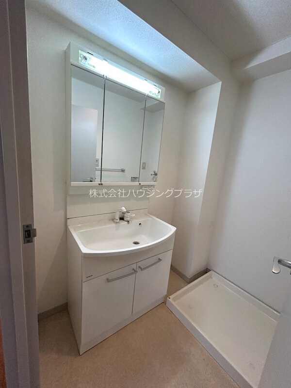 物件内観写真9　(洗面所・水回り)