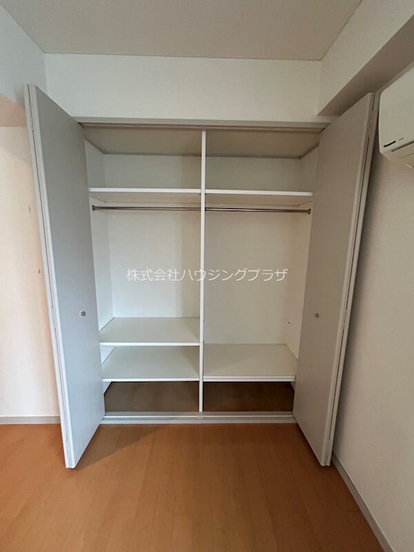 物件内観写真10　(収納（7帖洋室）)