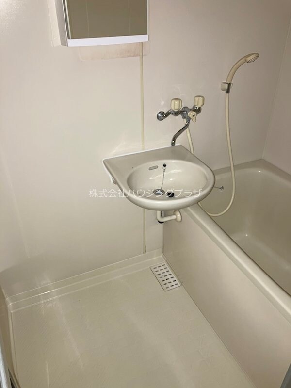 物件内観写真5　(バスルーム)