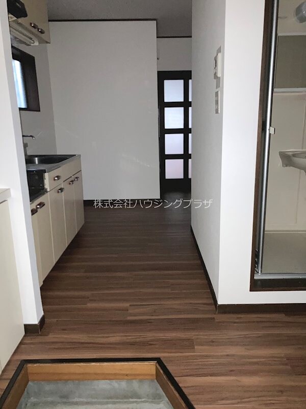 物件内観写真7　(玄関まわり)