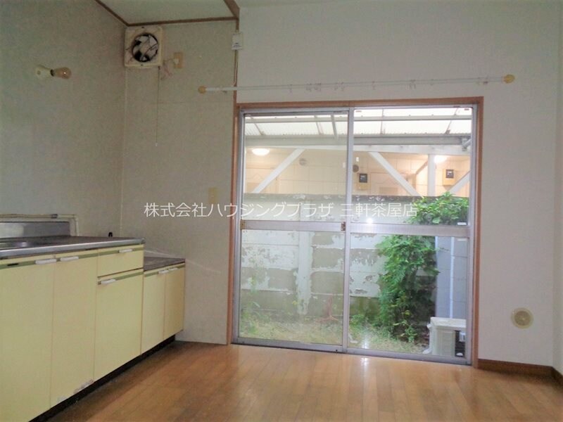 物件内観写真4　(※別室参考写真)