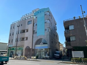 ワールドビル外観写真