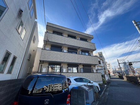 Ｐｉｎｅ　Ａｖｅｎｕｅ外観写真