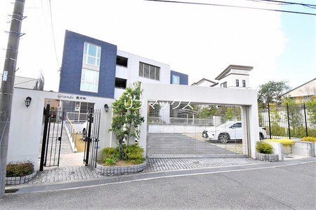 グランデ雲井町外観写真